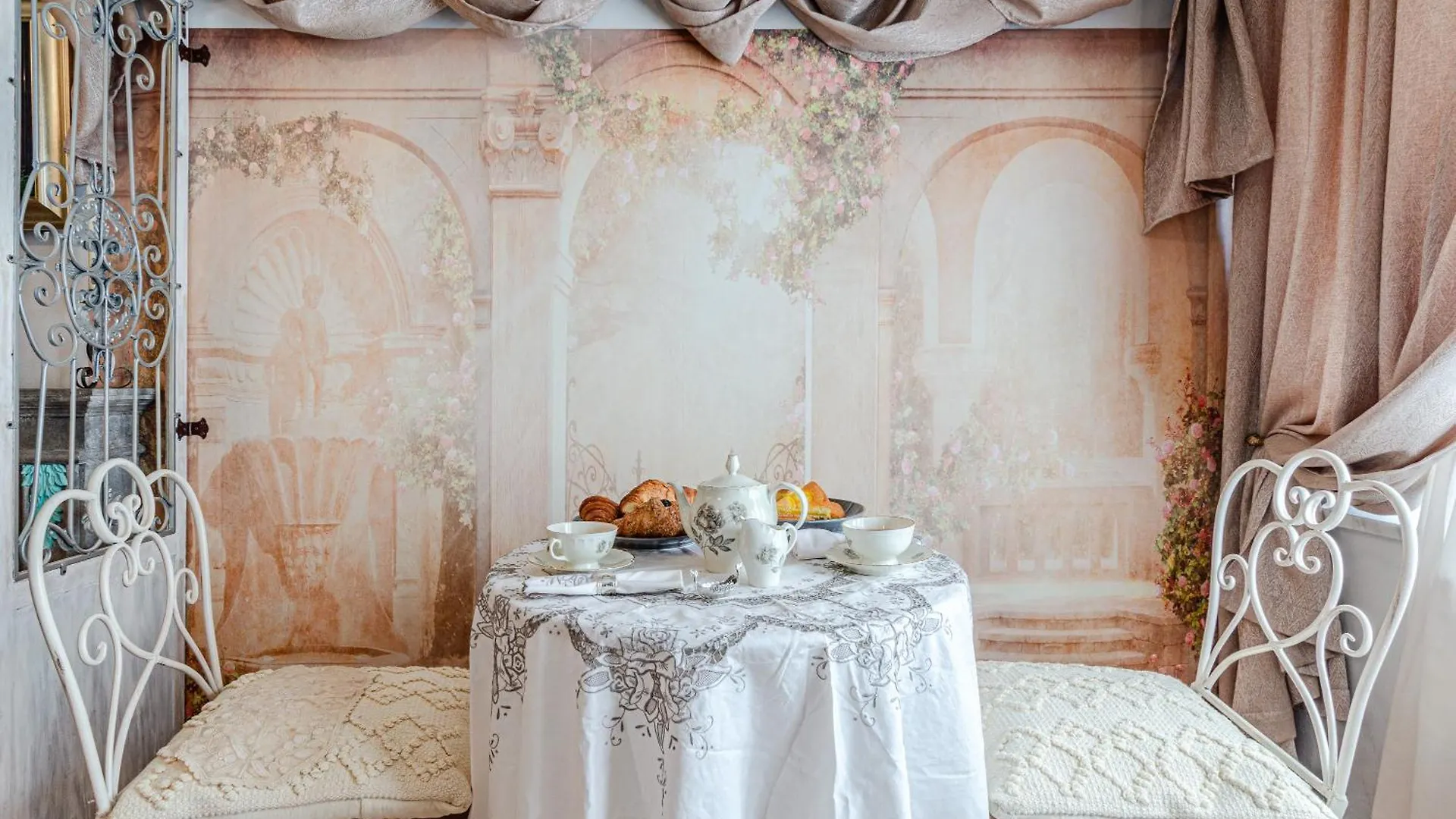 Altalena Luxury Rooms And Spa Siena 0*,